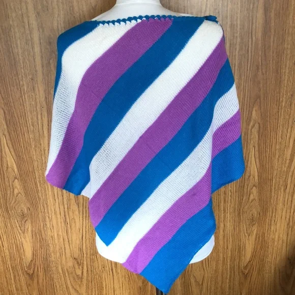 Handmade poncho - Picture 3 of 3